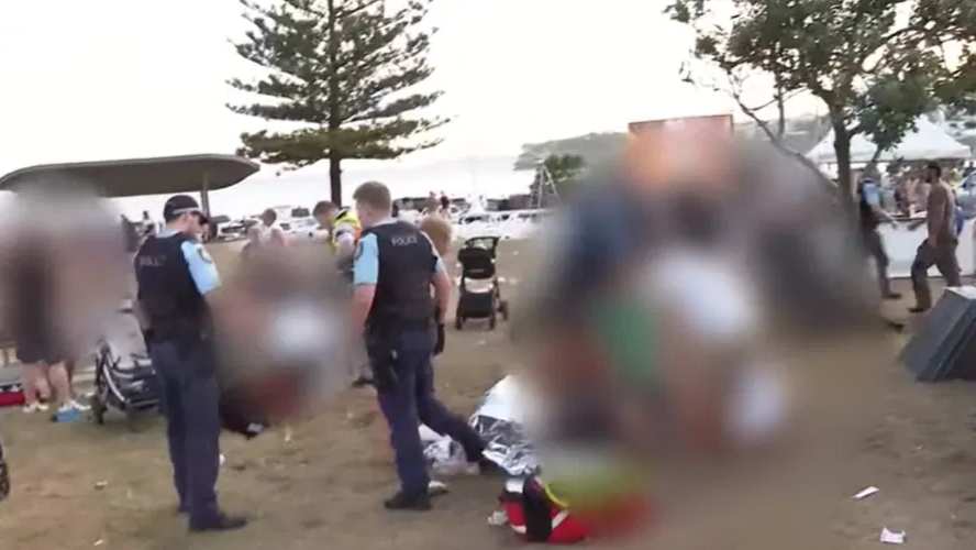 澳大利亚悉尼邦迪滩发生枪击事件，已致10人死亡