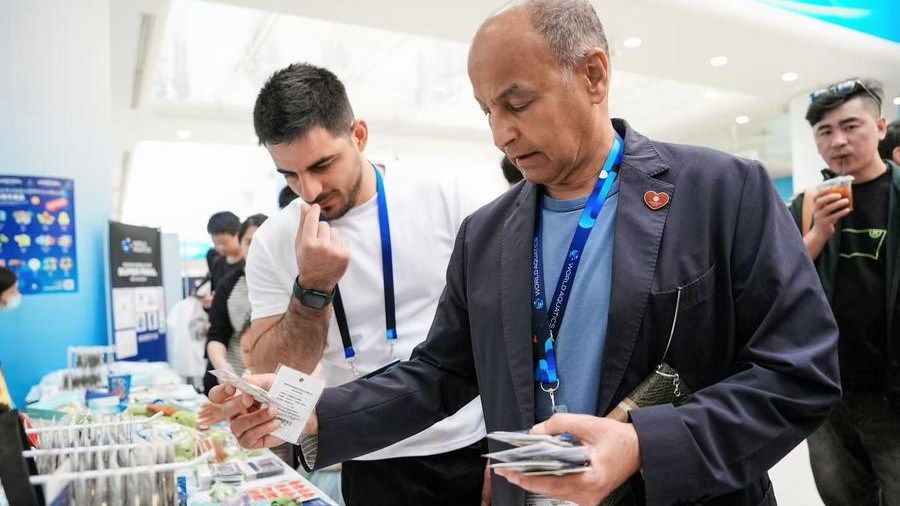 World Aquatics president impressed with public's passion for diving in "Water Cube"