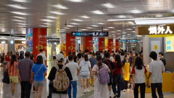 假期最后两天：广州地铁延迟收车 广东城际加开班次