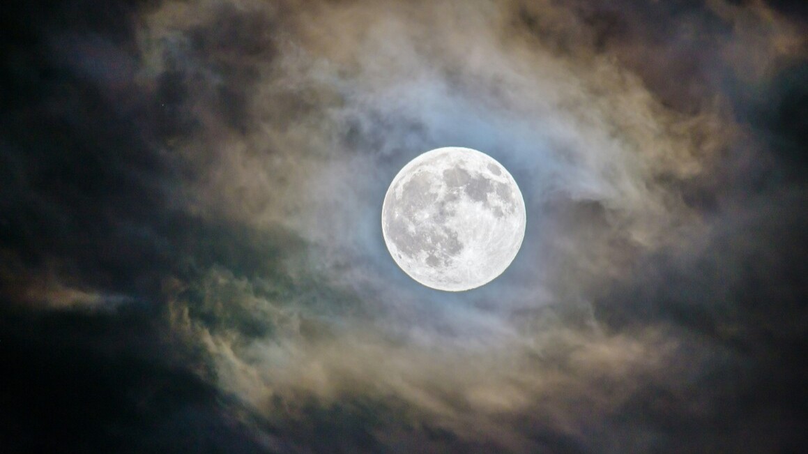 Mantle of the moon 'colder' on its far side
