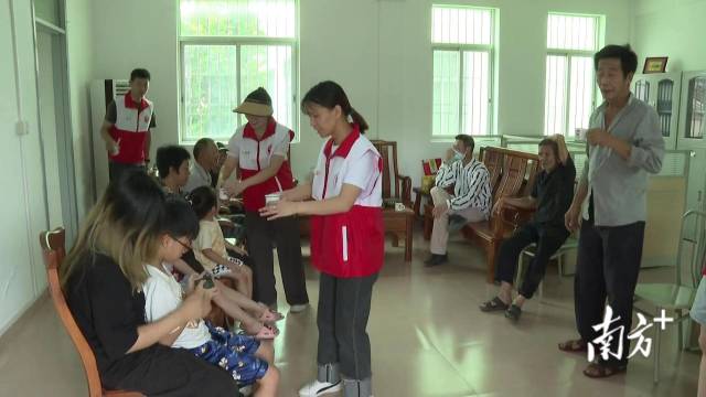 饶平县汫洲镇临时安置点配备了社工。受访者供图 饶平县汫洲镇临时安置点配备了社工。受访者供图