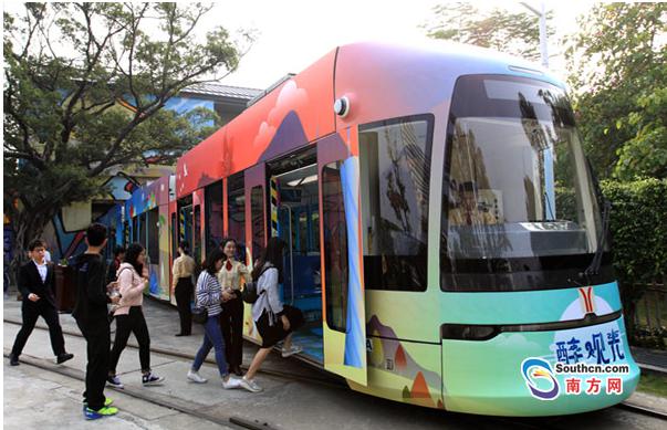 Special touring tramcars debut in Guangzhou