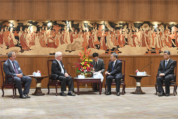 Mr. Hu Chunhua and Mr. Ma Xingrui met advisors of the 2017 ICCFED