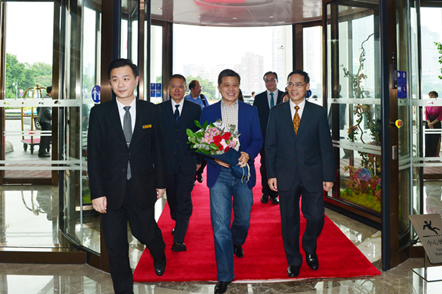Dr. Hsiao-Wuen Hon, Corporate Vice President of IBM arrived at White Swan Hotel