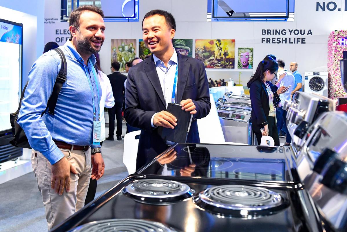 More overseas buyers converge on Canton Fair