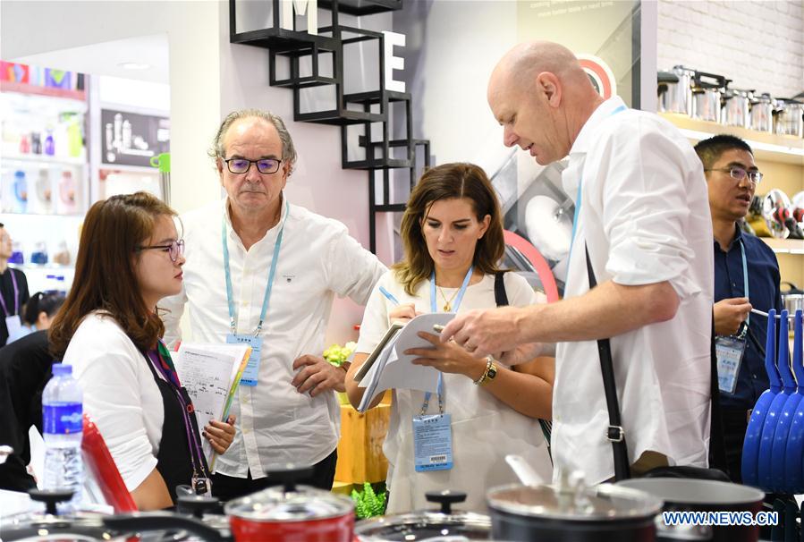 2nd phase of 124th Canton Fair ongoing in Guangzhou