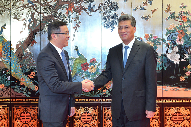 Governor Ma Xingrui met Dr. Chunyuan Gu, member of the group executive commitee and president of region Asia, Middle East and Africa of ABB Group