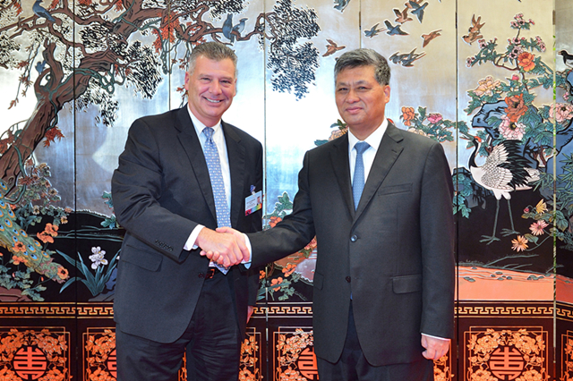 Governor Ma Xingrui met Mr. Tom Rosamilia, senior cive president of IBM