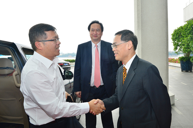 Dr. Chunyuan Gu, Member of the Group Executive Committee &amp; President of Region Asia, Middle East and Africa (AMEA), ABB Ltd. arrived at White Swan Hotel