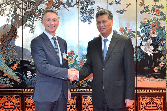 Governor Ma Xingrui met Mr. Greg Baxter, executive vice president &amp; global chief digital officer of MetLife