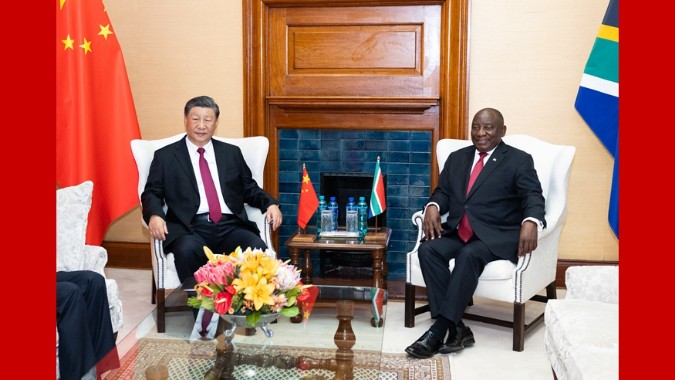 习近平同南非总统拉马福萨举行会谈