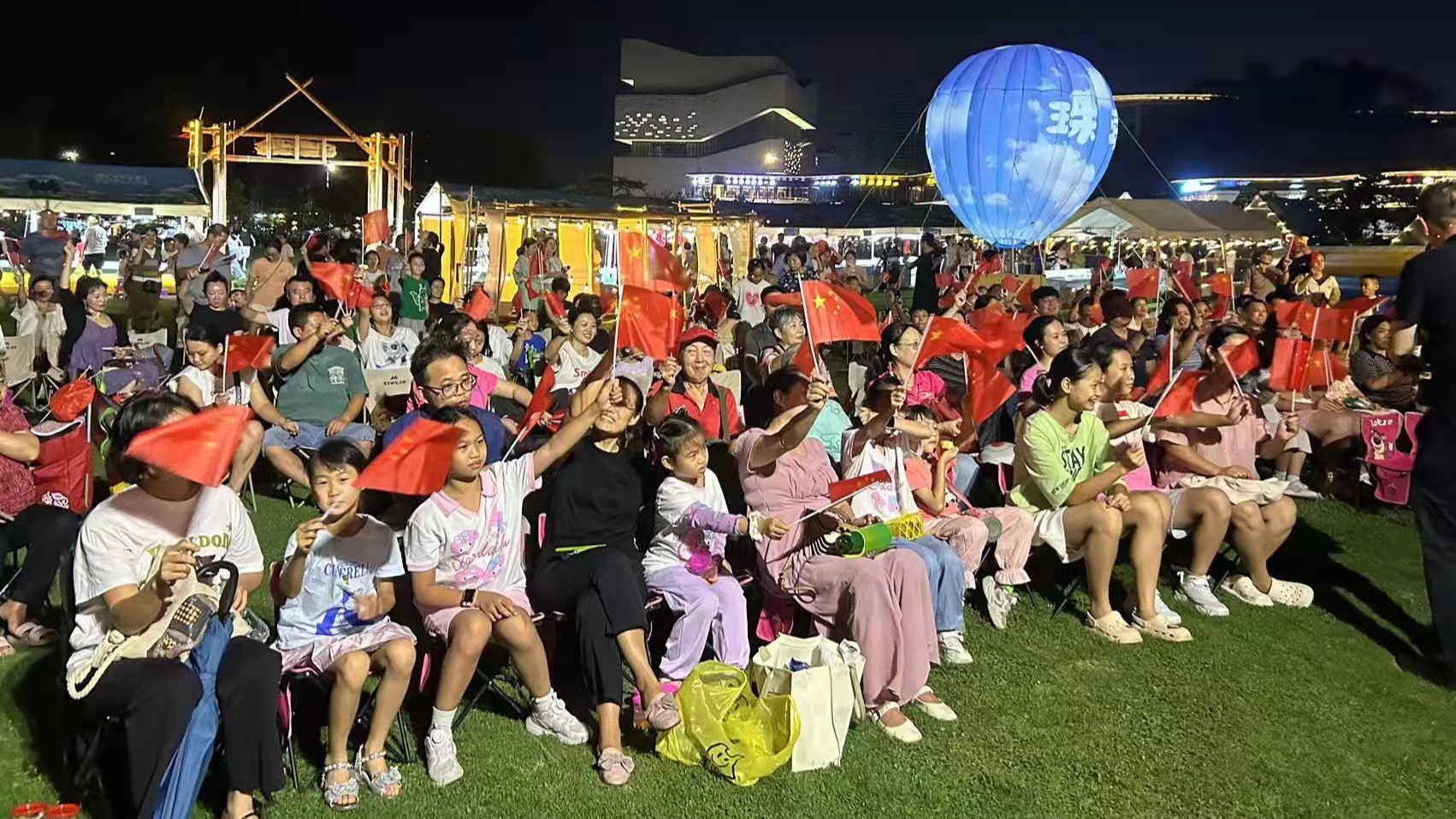 用光影为祖国庆生，广东多地国庆假期开展惠民展映活动