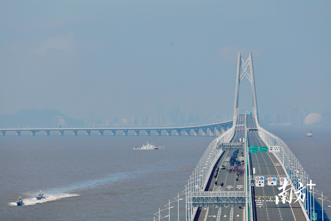 伶仃洋上“骑”遇记，全运会史上首个跨境赛事完赛。张由琼 姚志豪 石磊 摄