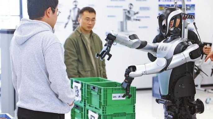 Behind the bots: The human mind guiding robot hands