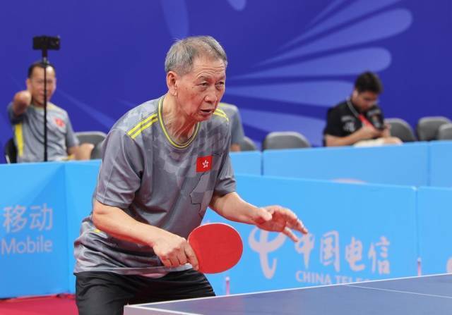 香港选手张耀钊在第十五届全国运动会群众比赛乒乓球比赛中。组委会供图 香港选手张耀钊在第十五届全国运动会群众比赛乒乓球比赛中。组委会供图