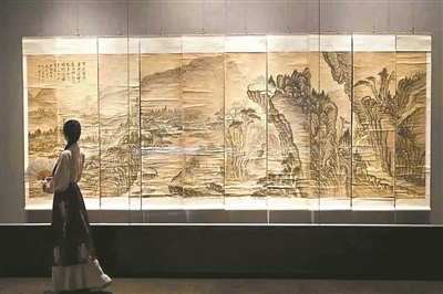 广州艺术博物院国风教育专员现场“讲古”