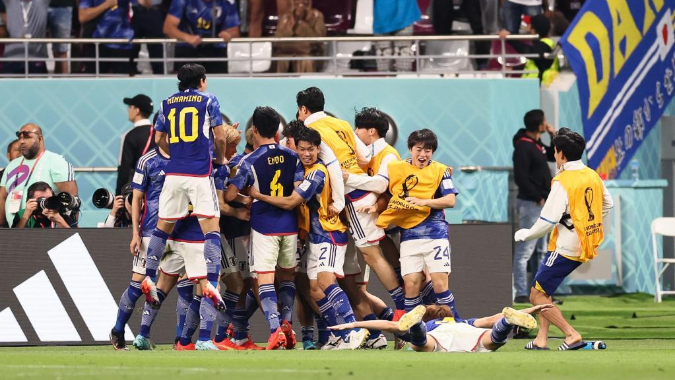 世界杯又见冷门！日本队连换五人2比1逆转德国队