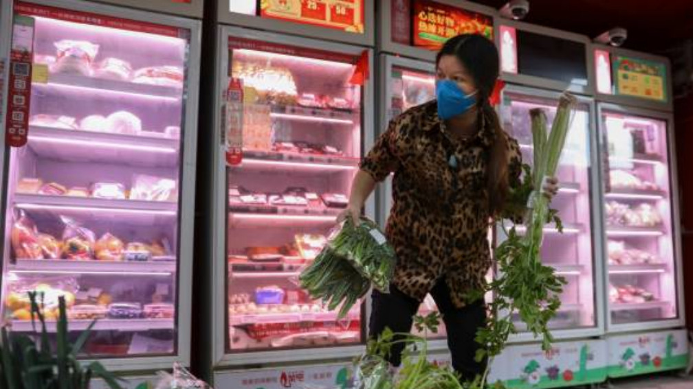GZ's Haizhu resident offers help to manage vending machine unattended