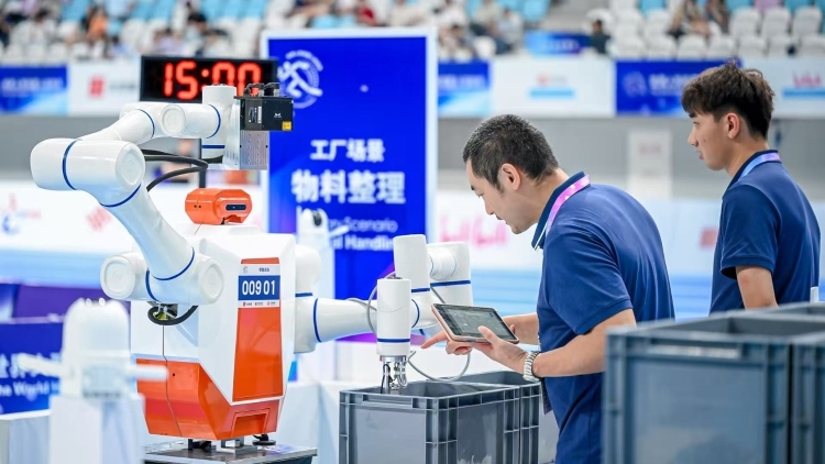 广东机器人战队摘得两金！世界人形机器人运动会这样“拼工业”