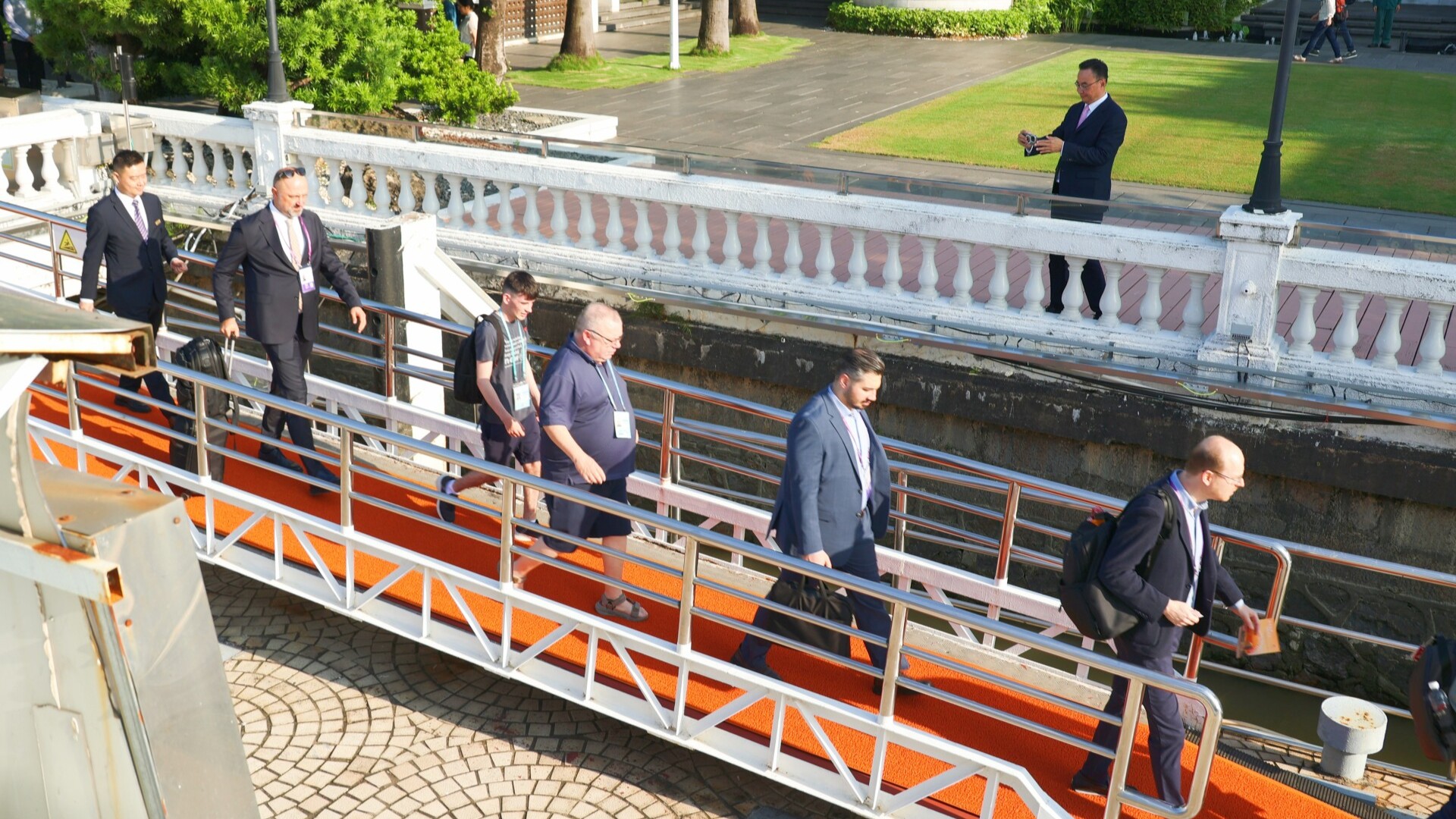 Ferry commute adds convenience and charm for Canton Fair guests