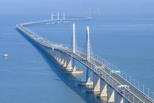 空中俯瞰港珠澳大桥。