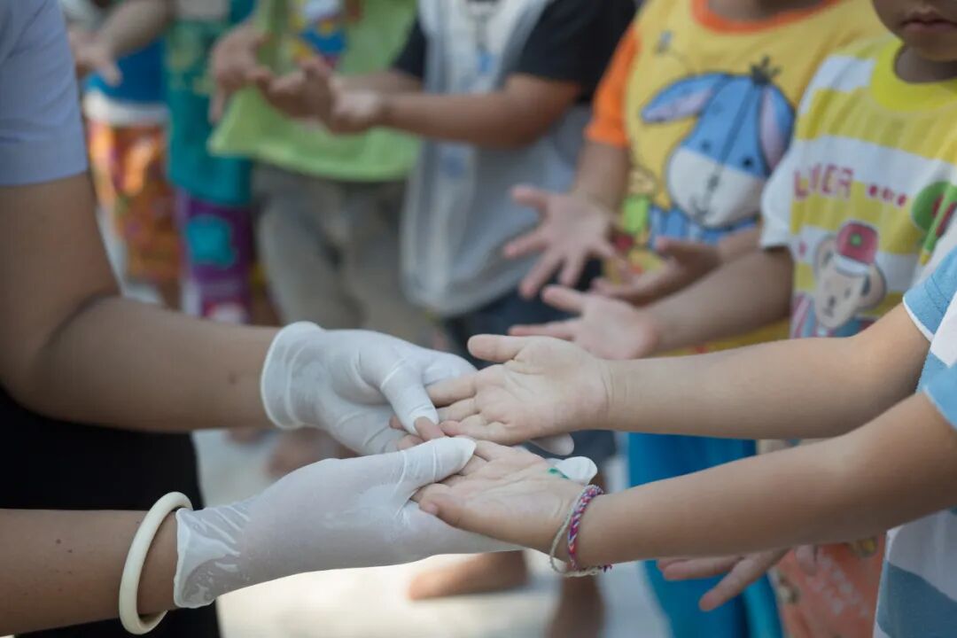 孩子得了手足口病，如果出现这些症状，赶快去医院！