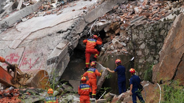 最新！广州白云区山体垮塌第九名被困人员被救出