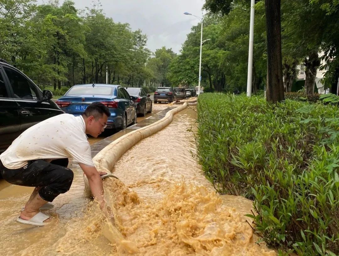  这一法案，特朗普签了！