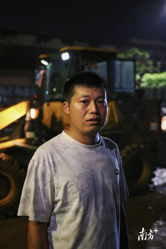  肇庆逆流救人“铲车哥”付光路：凡人善举，光照前路丨一线直击
