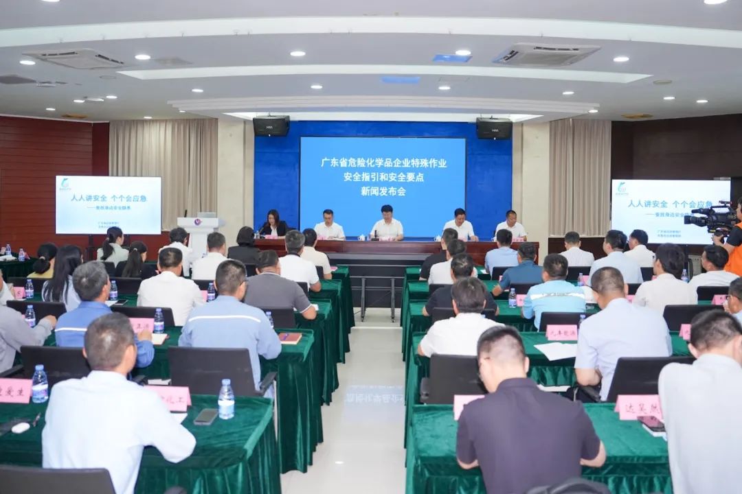 市民群众2.jpg