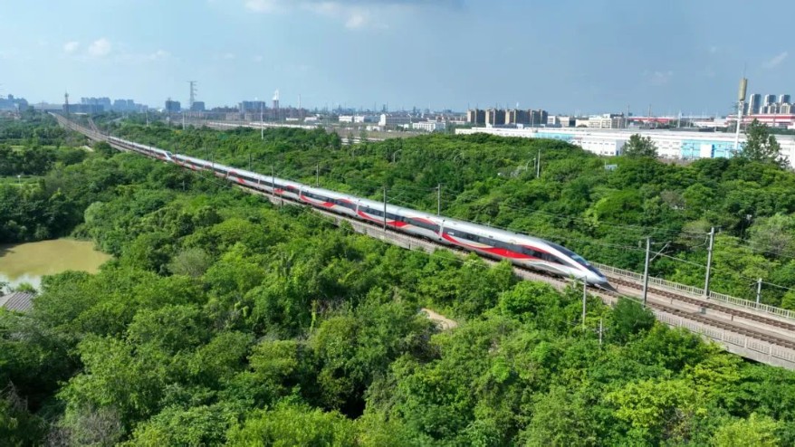 全国铁路7月1日实行新列车运行图 新图车票开始发售