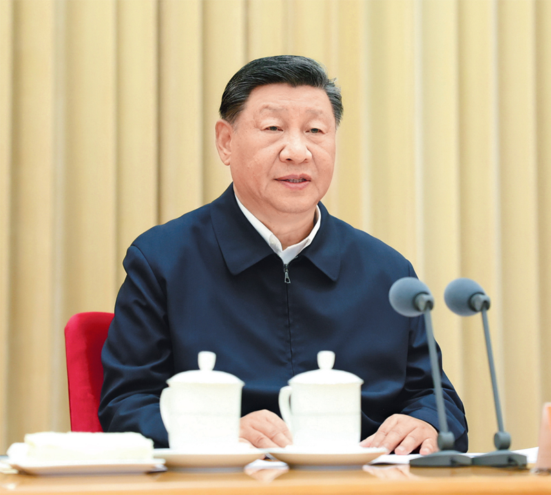 2024年9月9日至10日，全国教育大会在北京召开。中共中央总书记、国家主席、中央军委主席习近平出席会议并发表重要讲话，代表党中央向全国广大教师和教育工作者致以节日祝贺和诚挚问候。 新华社记者 鞠鹏/摄