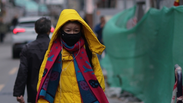 气温断崖式下降！羊城市民一夜入冬｜多图