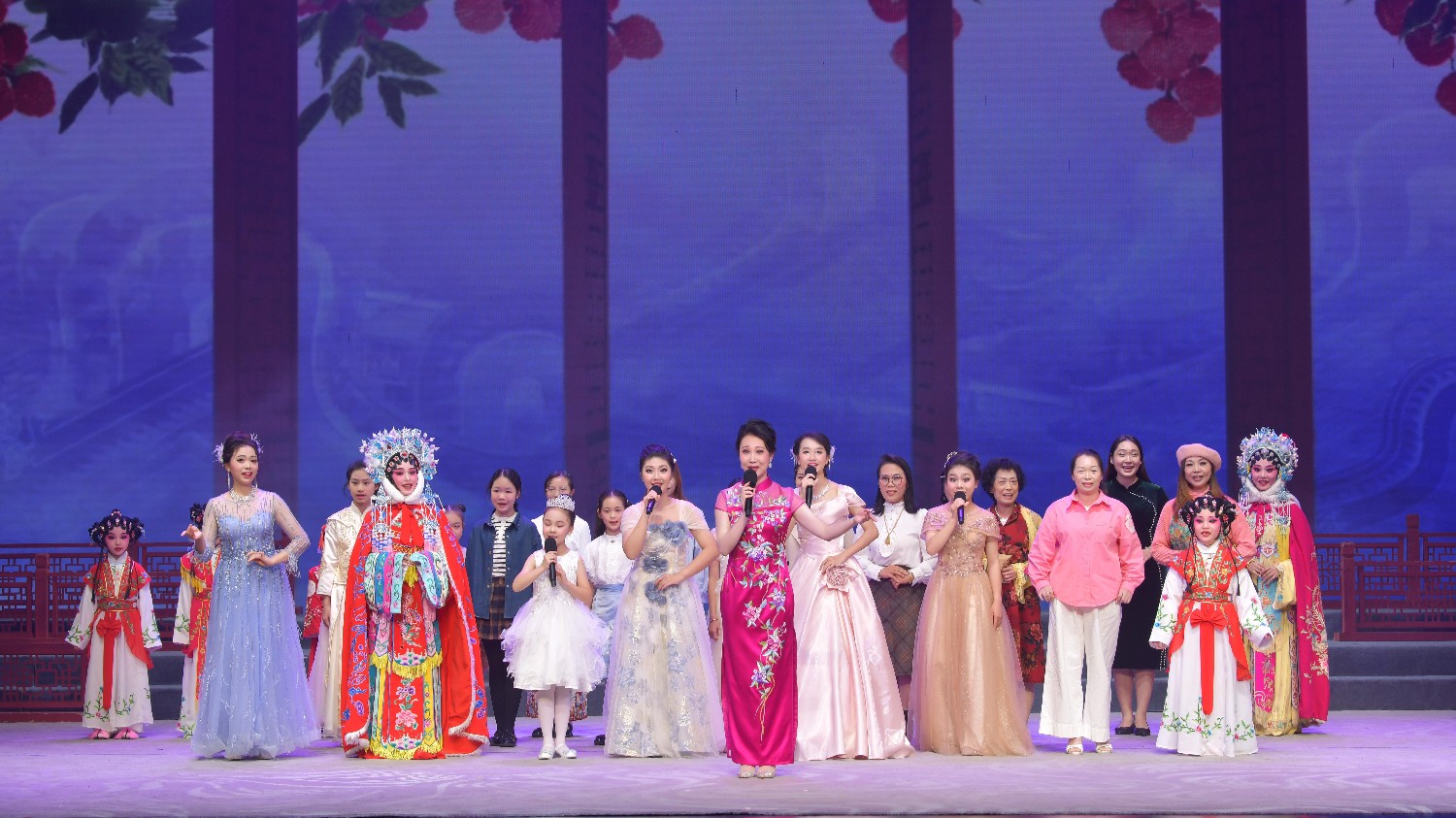 6岁到78岁都爱红腔，首届“红线女杯”粤剧红派艺术展演举办