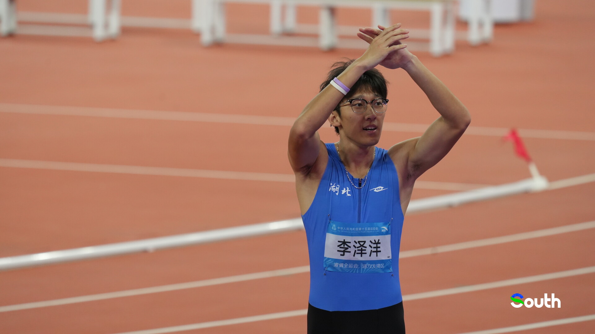16-year-old girl creates history, as champions of 100m crowned at China’s National Games 郭宏达 拍摄