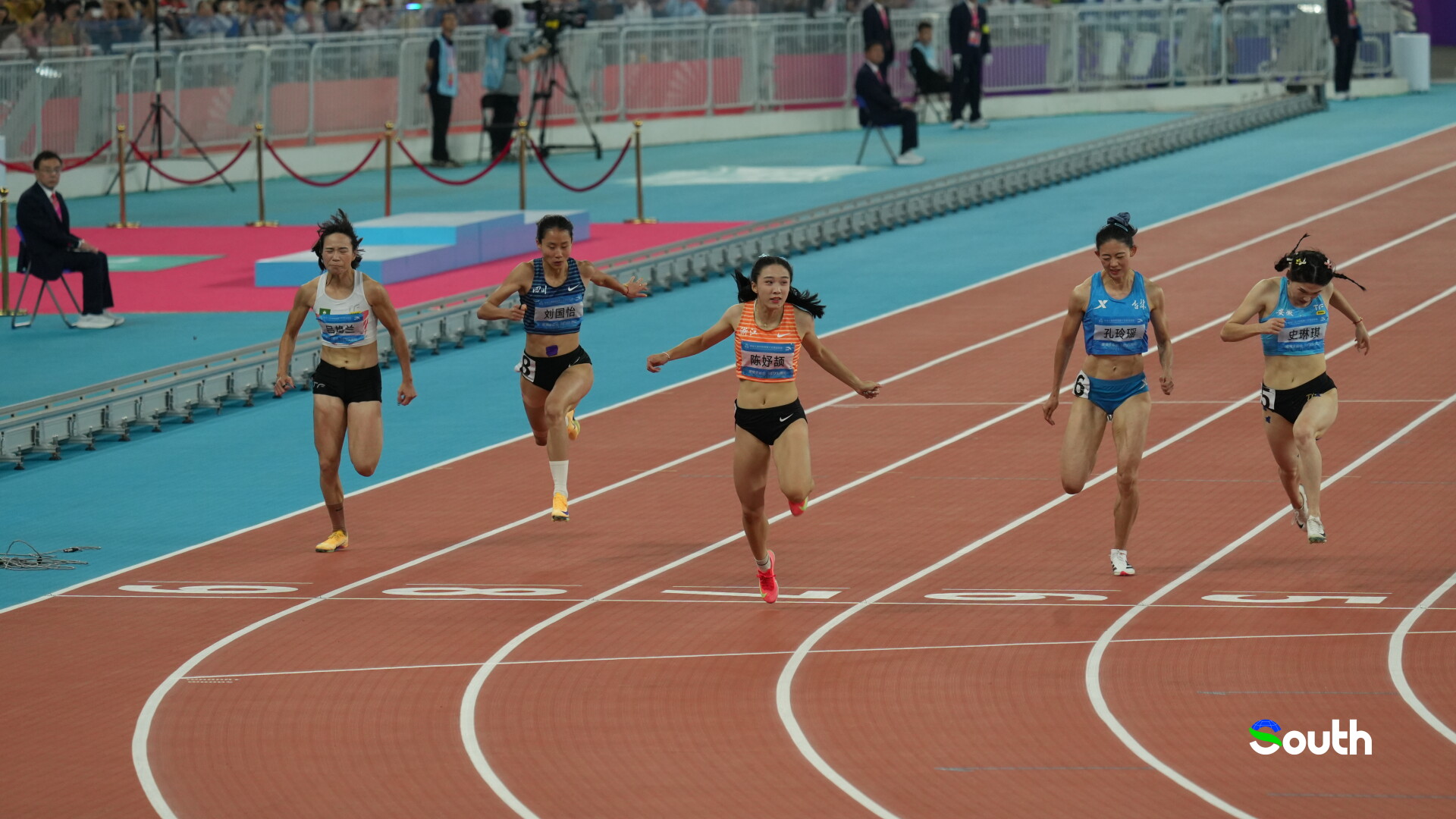 16-year-old girl creates history, as champions of 100m crowned at China’s National Games 郭宏达 拍摄