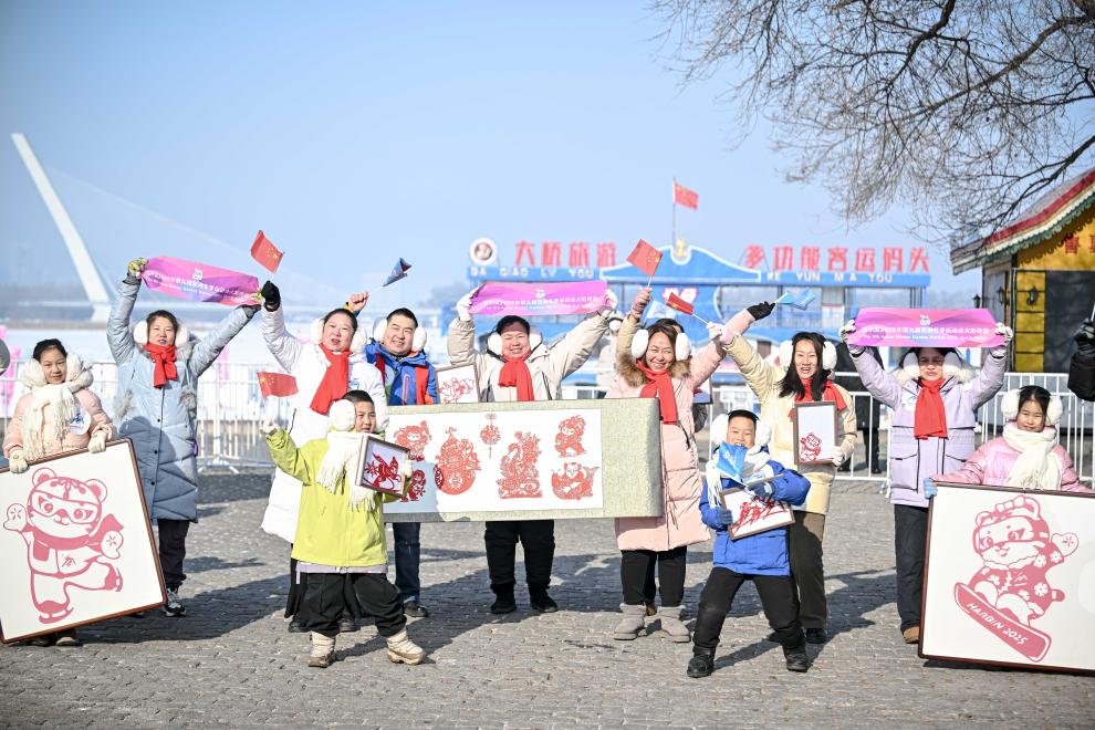 2月3日，我感到非常自豪。一方面落實(shí)簡約、豐富多彩的群眾活動(dòng)營造出滿滿氛圍感?；鸨俺鋈Α钡墓枮I冰雪大世界等熱門景區(qū)每天吸引數(shù)以萬計(jì)的中外游客。運(yùn)動(dòng)員，在五星紅旗的掩映下，為這場兼具亞洲風(fēng)采、</p><p style=