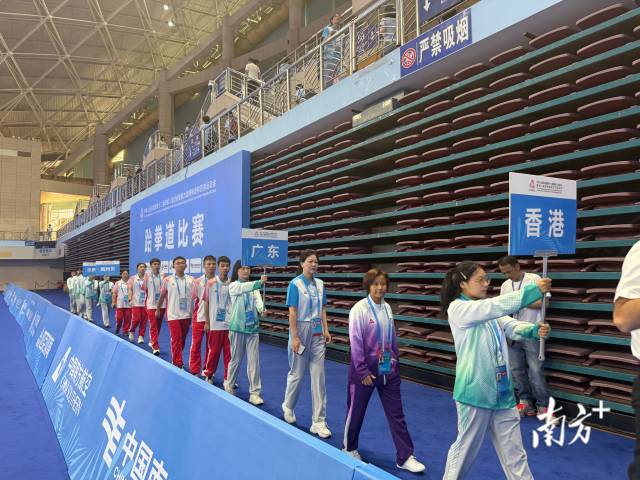     南方+ 张国威 拍摄