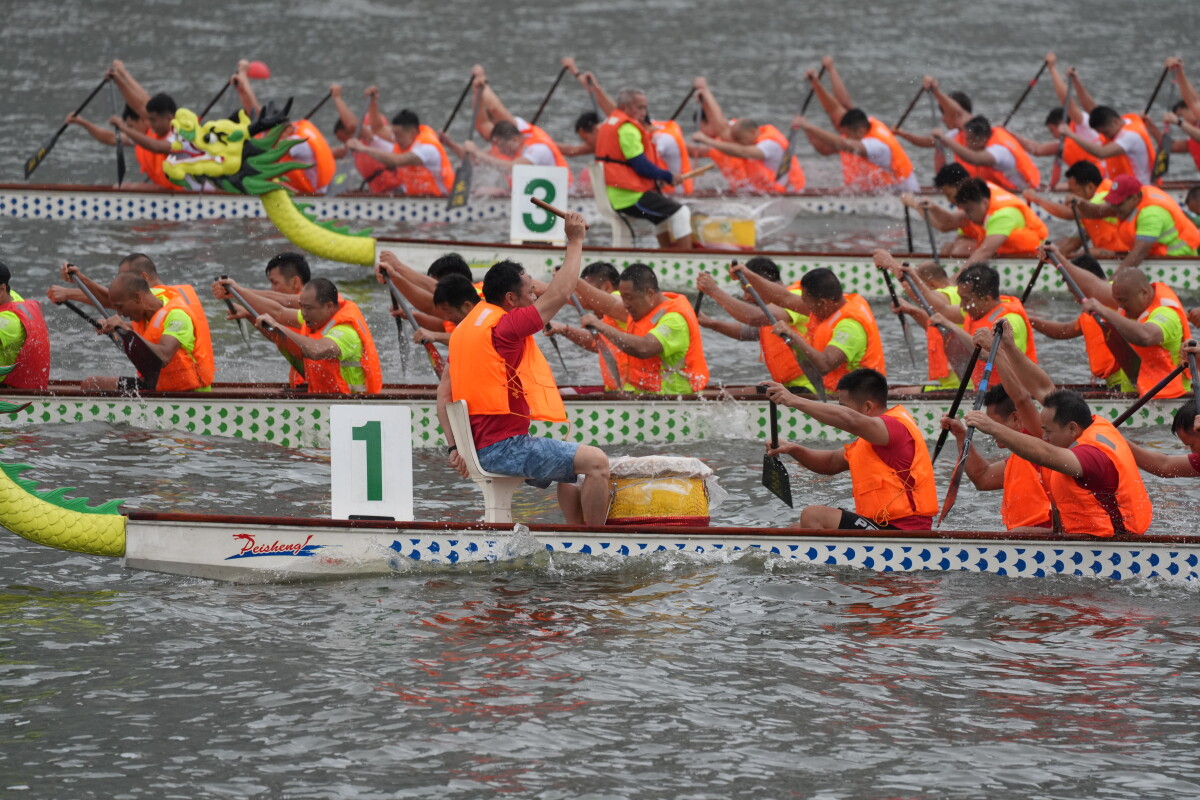 International dragon boat invitational tournament kicks off in