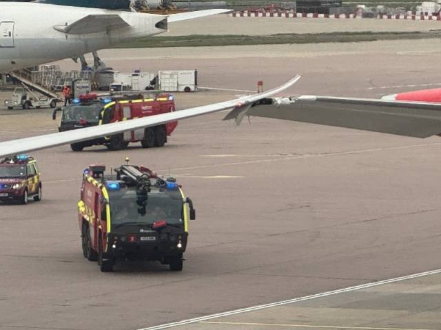 当地时间4月6日，在伦敦希思罗机场，英国维珍航空公司一架波音787客机与英国航空公司一架空客A350型客机发生剐蹭。