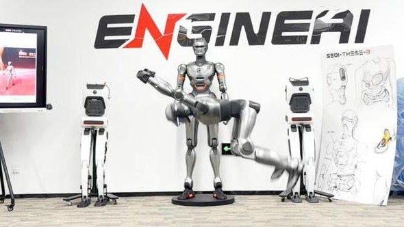 EngineAI: empresa de Shenzhen consegue recorde de primeiro salto mortal realizado por robô humanoide