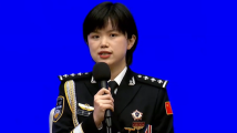 广州边检90后女警亮相国新办见面会,讲述国门守护故事 广州边检90后女警亮相国新办见面会,讲述国门守护故事