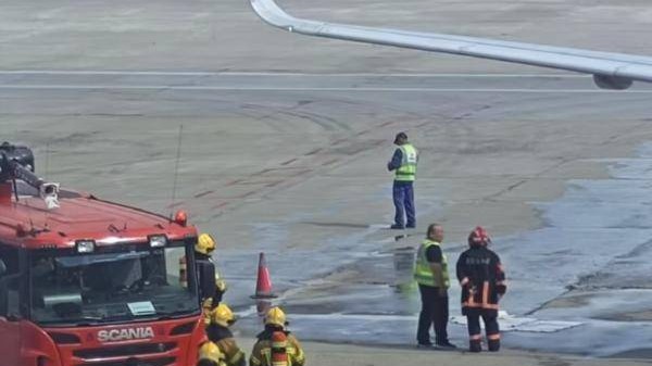 春秋航空一航班因“漏油”延误两小时！称系临时故障导致溢油