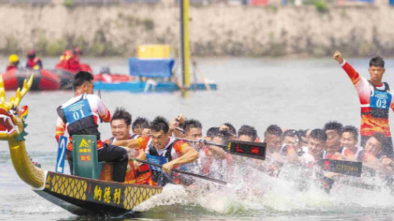 十五运会群众比赛龙舟项目决赛在佛山开赛