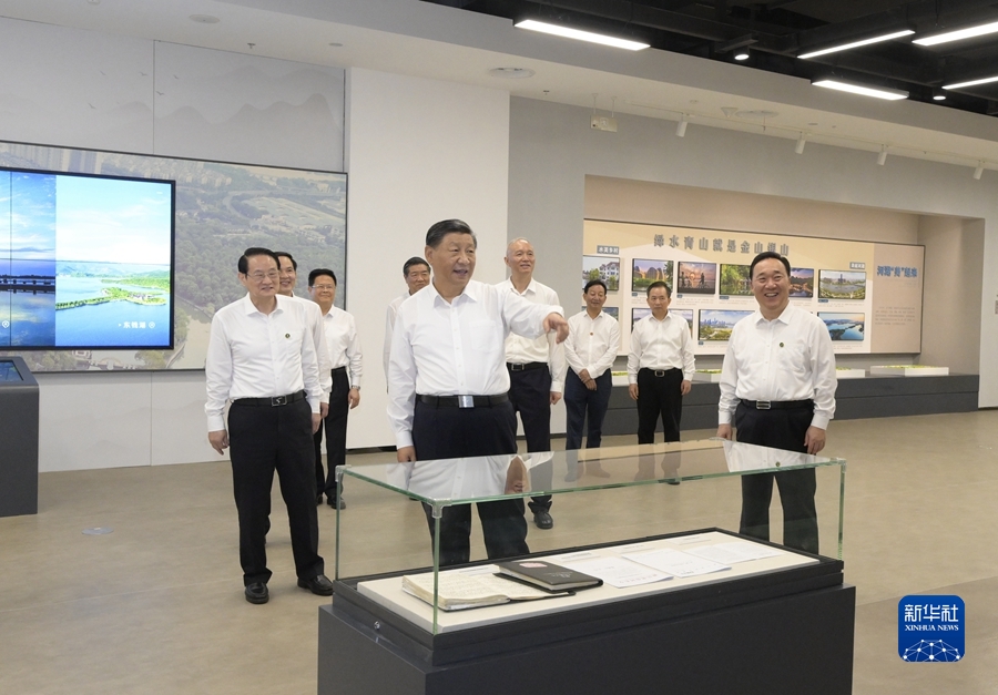 9月20日至21日，中共中央总书记、国家主席、中央军委主席习近平在浙江考察。这是20日下午，习近平在绍兴市浙东运河文化园考察。新华社记者李学仁摄