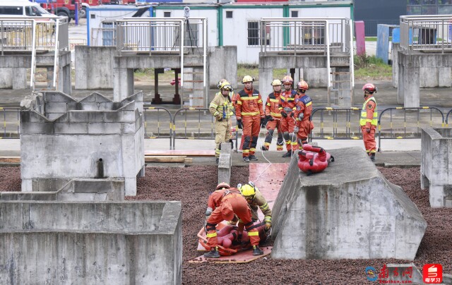 粤港澳消防员协力开展山体滑坡坑道掘进救援演练