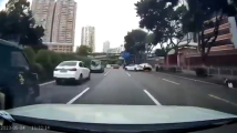 广州一私家车连撞数车冲上人行道!交警已排除司机酒驾嫌疑 广州一私家车连撞数车冲上人行道!交警已排除司机酒驾嫌疑