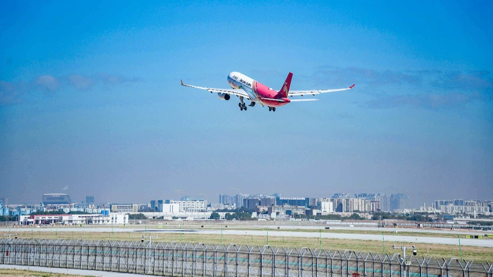 深圳新增一条飞机跑道，大湾区新增“一双翅膀”