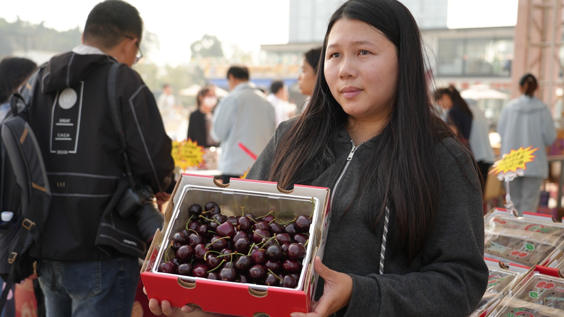 Cherry carnival kicks off in Nansha, Guangzhou