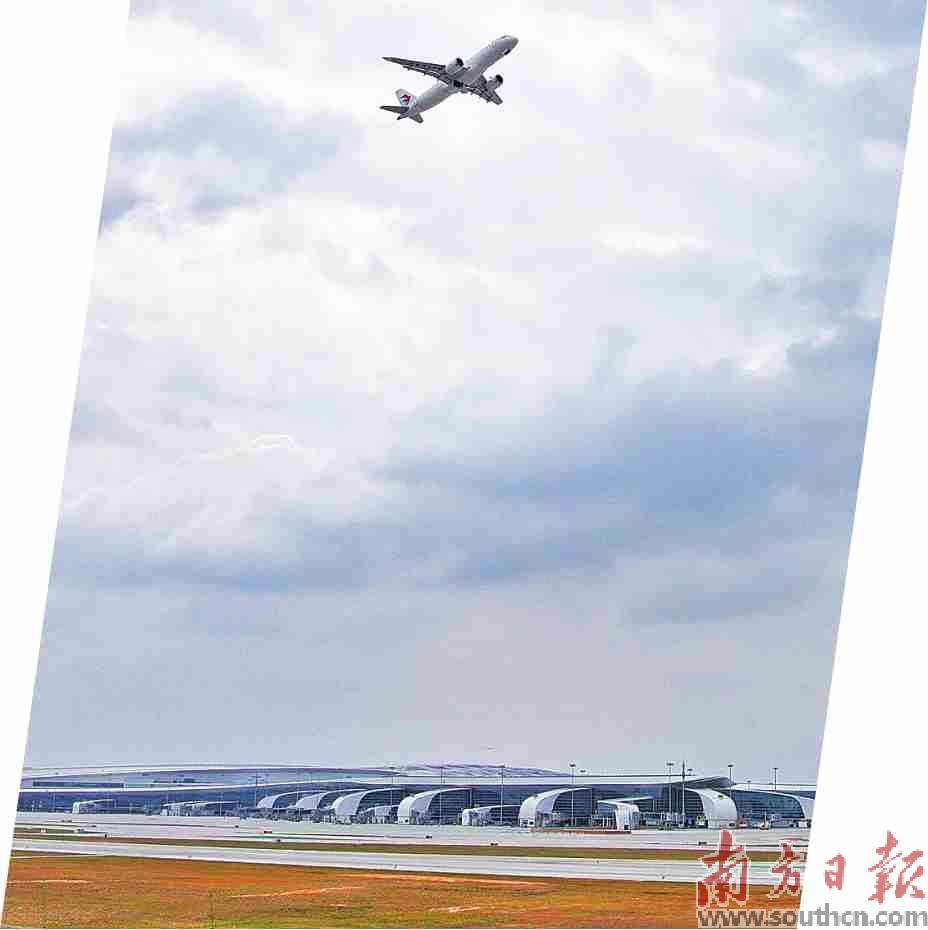 10月30日,白云机场T3航站楼正式投入使用。 南方日报记者 石磊 钟志辉 吴明 摄